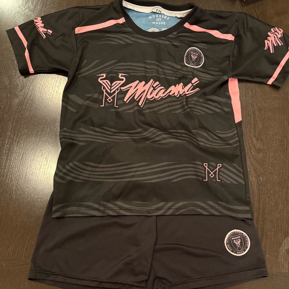 Messi Kit — Kids Soccer Jersey Set, Size 10
